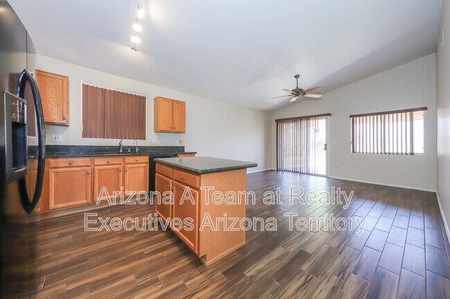 Building Photo - 8070 N Wild Aster Way