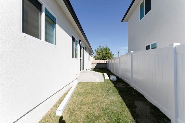 Building Photo - 12340 Lull St