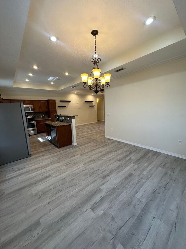 Building Photo - Stunning and Spacious 4 Bed Home! Parkview School District!