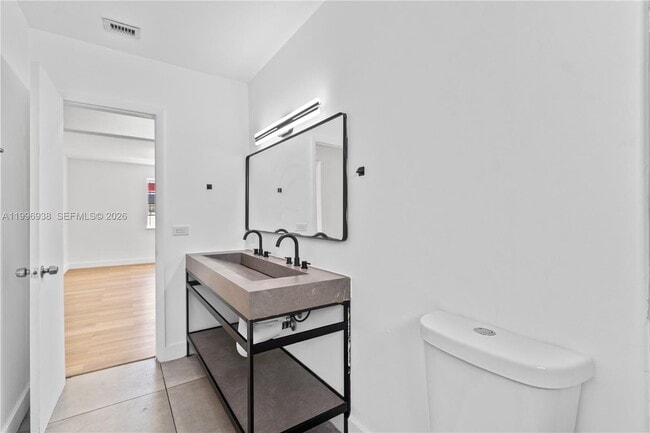 Building Photo - 361 E 39th St