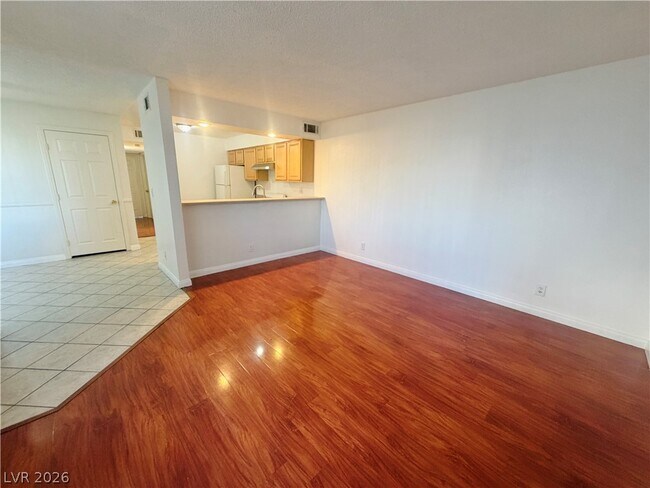 Building Photo - 4264 Tara Ave