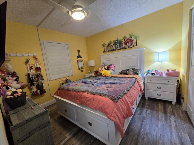 Building Photo - 19505 Quesada Ave