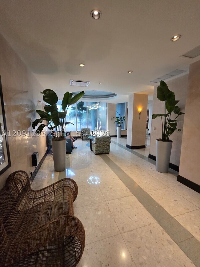 Building Photo - 3801 S Ocean Dr