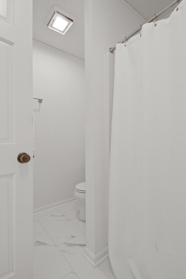 Building Photo - 2804 Melody Ln