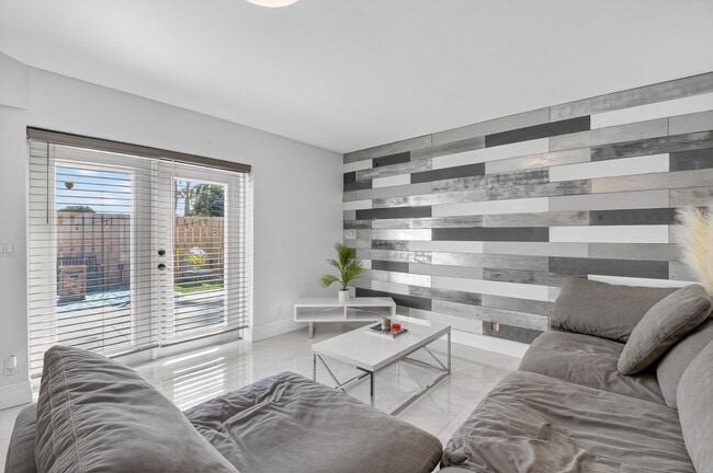 Building Photo - 4310 Village Dr