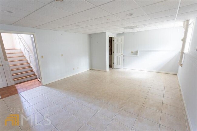 Building Photo - 157 N Creek Trail