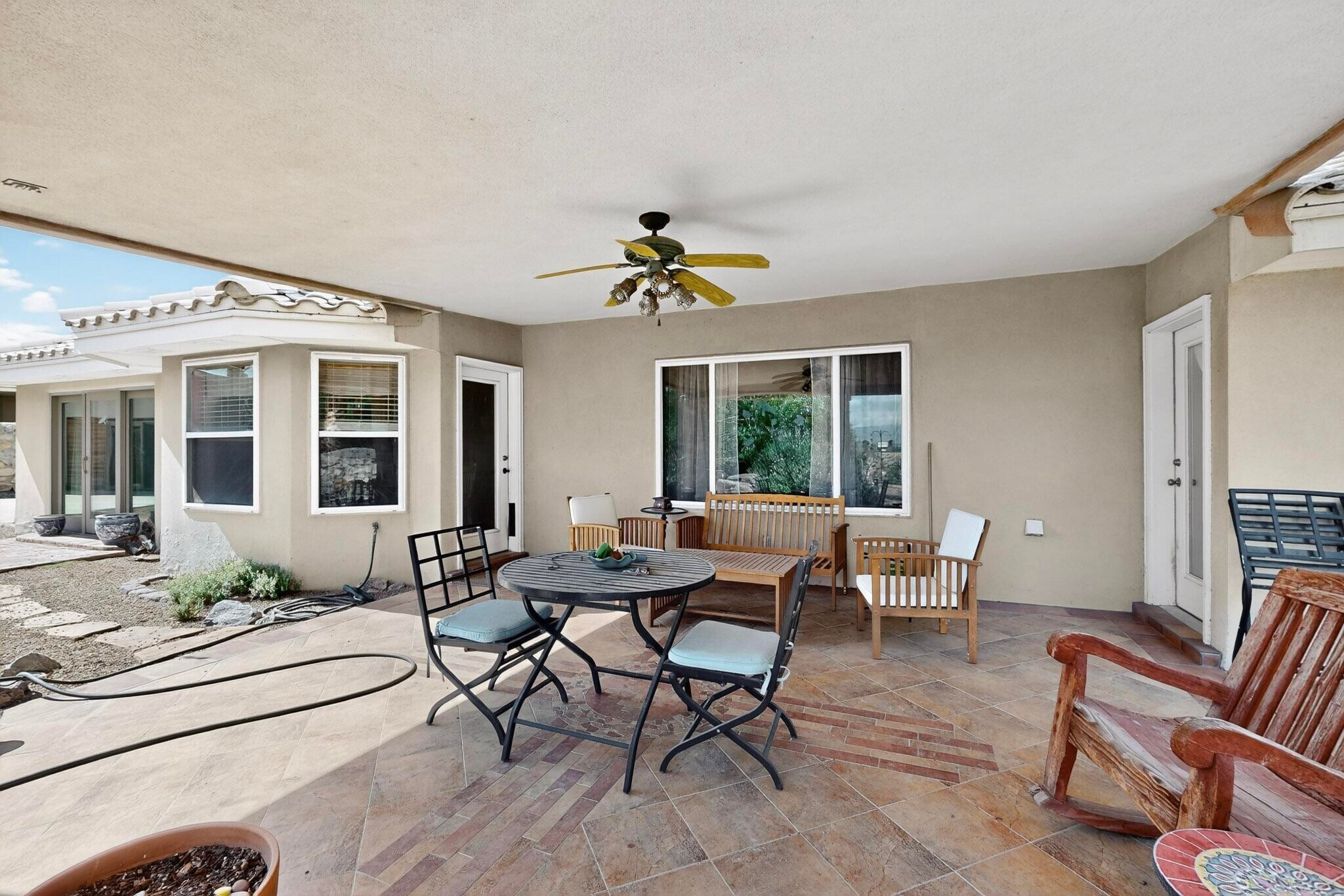 Building Photo - 2004 Vista Lejano