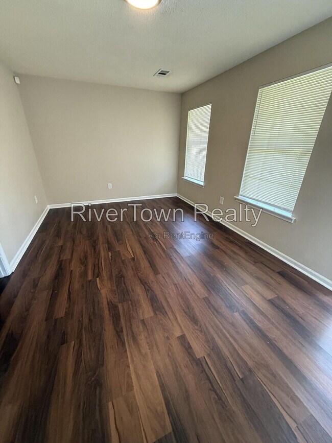 Building Photo - 3236 Sweet Springs Dr
