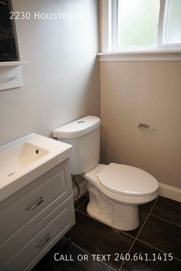 Building Photo - 2230 Houston St