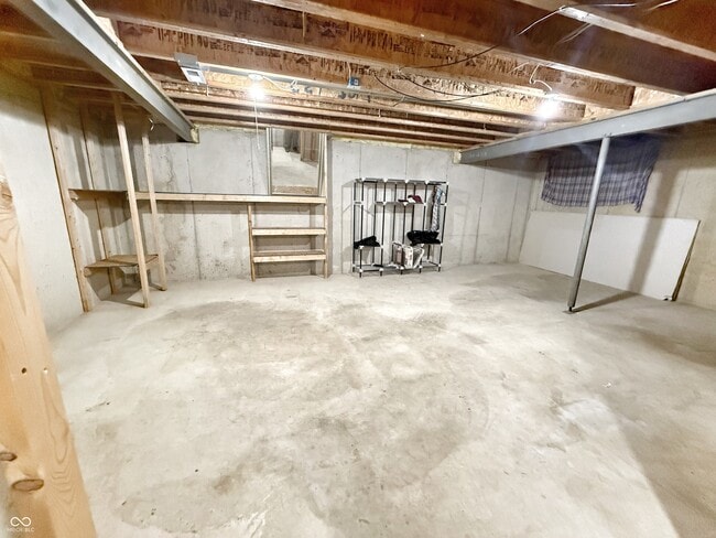 Building Photo - 878 Woodgate Ln