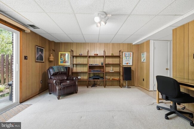 Building Photo - 8350 Glastonbury Ct
