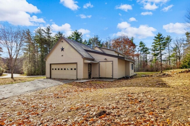 Building Photo - 31 Moulton Ave