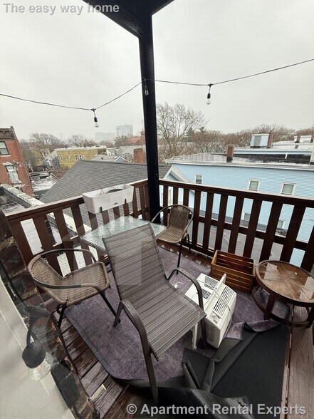 Building Photo - 1054 Cambridge St