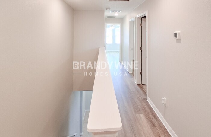 Building Photo - 5719 Mercado Dr