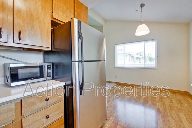 Building Photo - 180 Albacore Ln