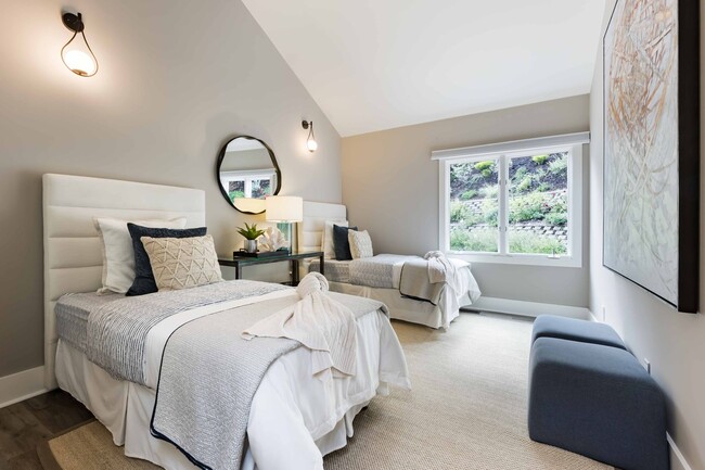 Building Photo - Stunning 4-Bedroom, 4-Bathroom Luxury Home...