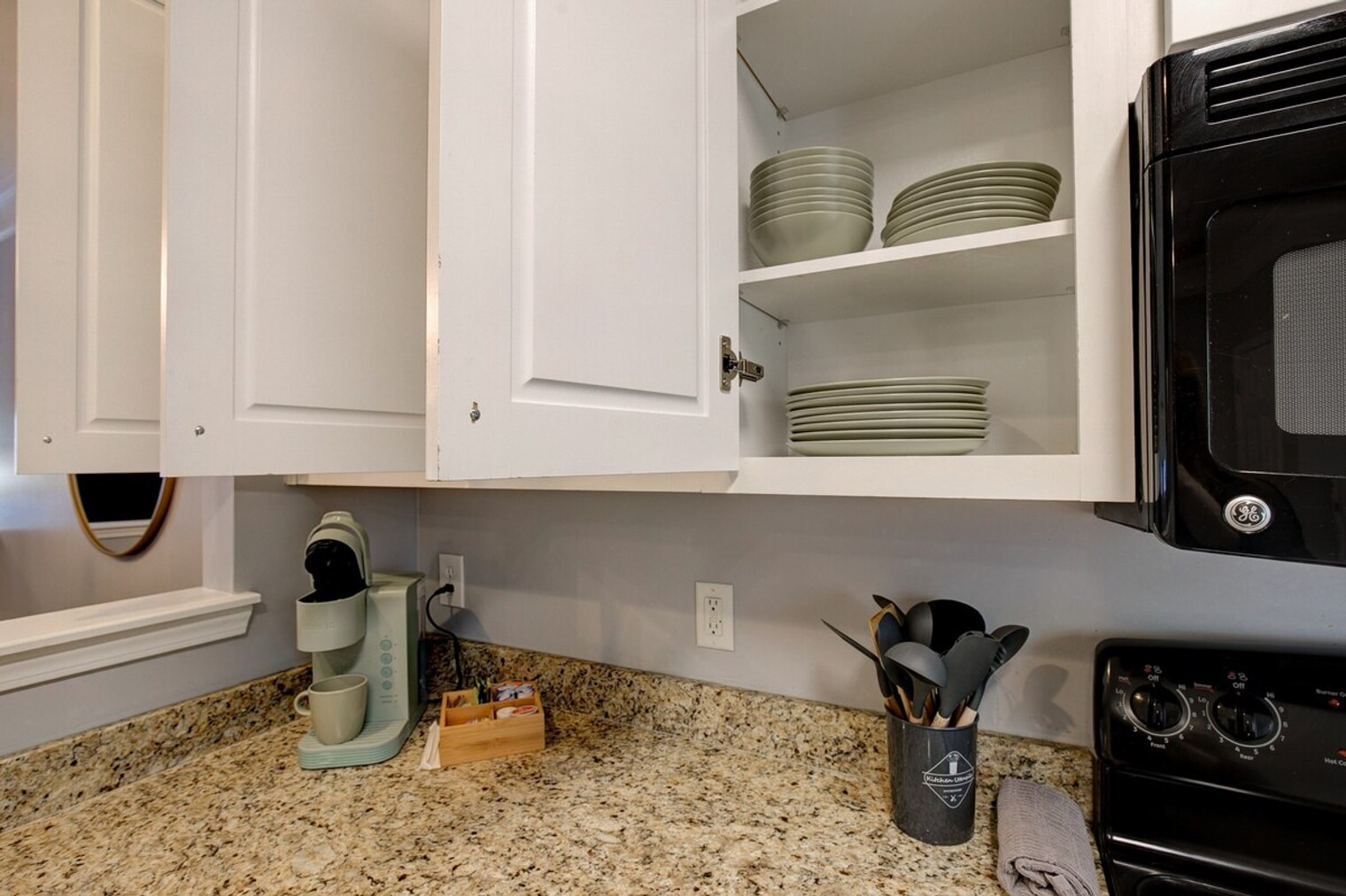 Building Photo - 617 Lake Forest Road