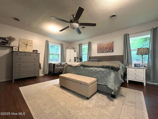 Building Photo - 375 Midland Rd