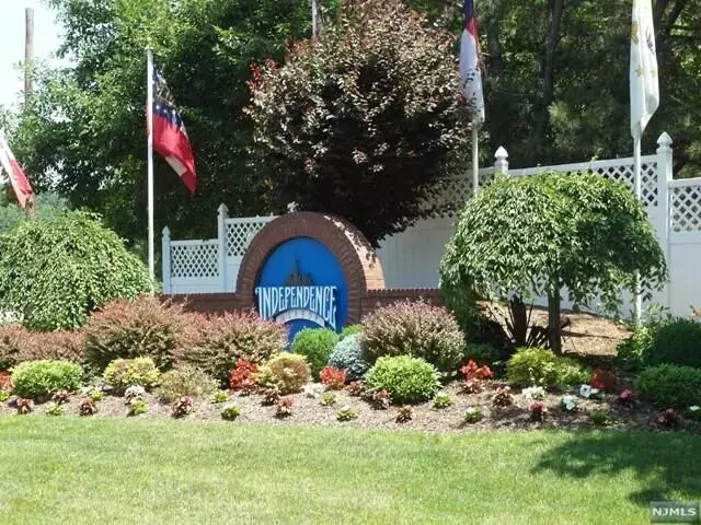 Independence Harbor - 361 River Rd