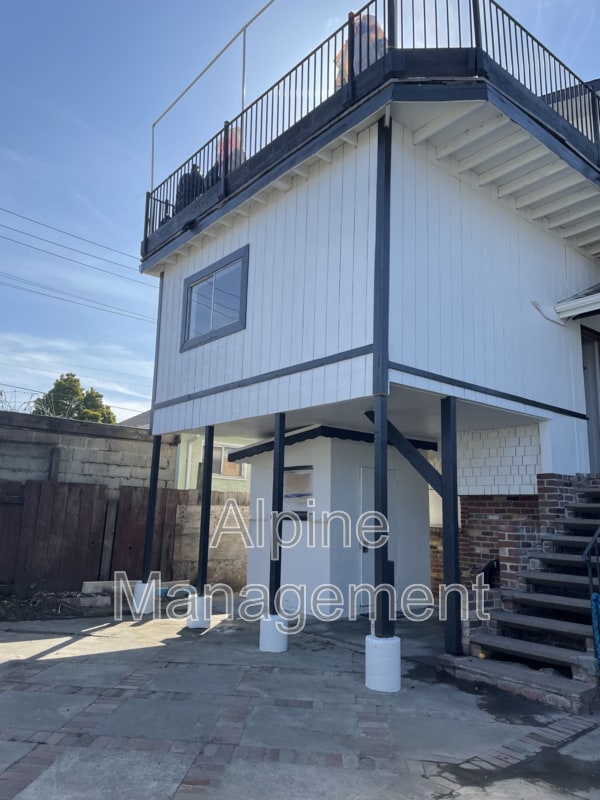 Building Photo - 806 52nd Ave