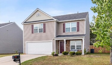 Building Photo - 4 Bedroom 3 Bath Pet Friendly Rental!
