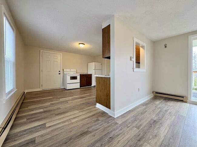 Building Photo - 58E School St.