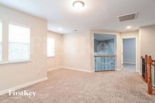 Building Photo - 5001 Fountainbrook Dr