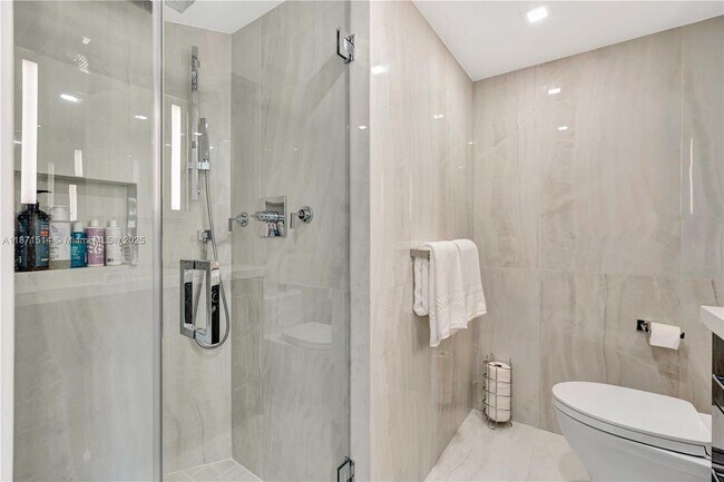 Building Photo - 100 Sunrise Ave