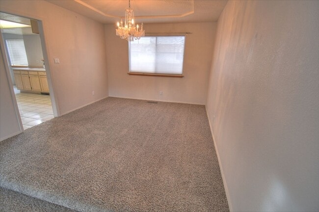 Building Photo - 4BD/3BA Available for Move In! Northeast Heights