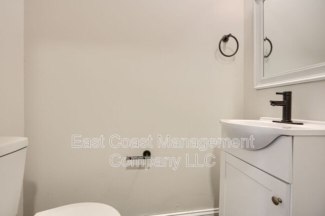 Building Photo - 518 Normandy Ave