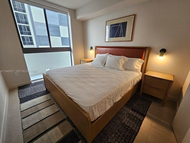 Building Photo - 11 NE 6th St