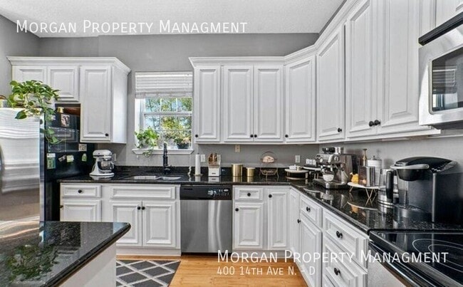 Building Photo - 400 14th Ave N