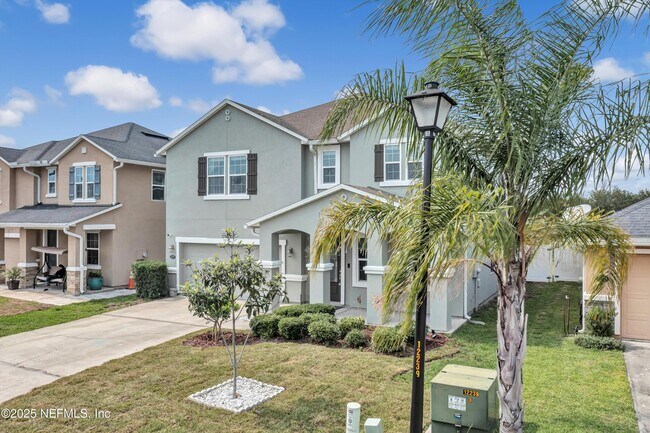 Building Photo - 12237 Woodview Dr