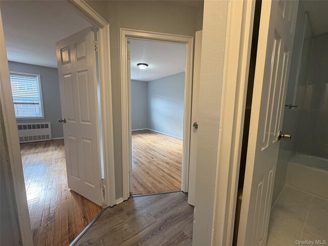 Building Photo - 742 E 58th St