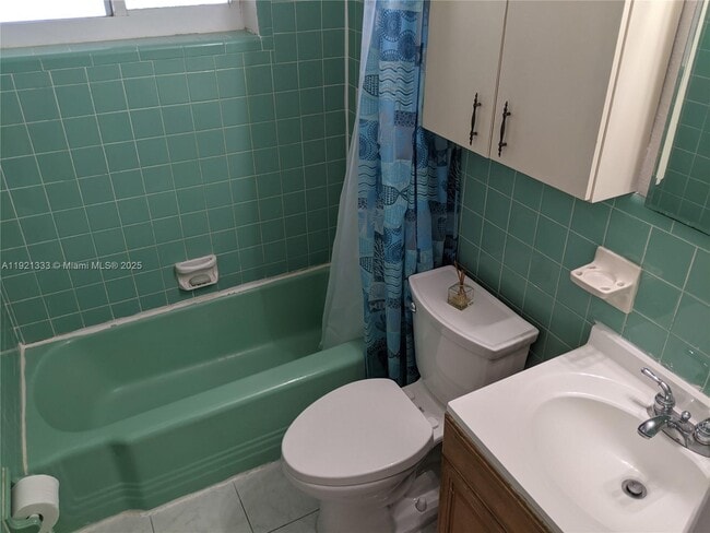 Building Photo - 6991 Coolidge St