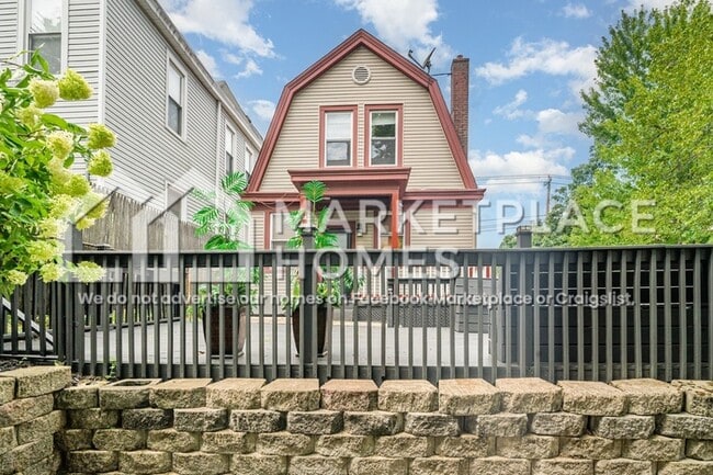 Building Photo - 2922 Hackberry St