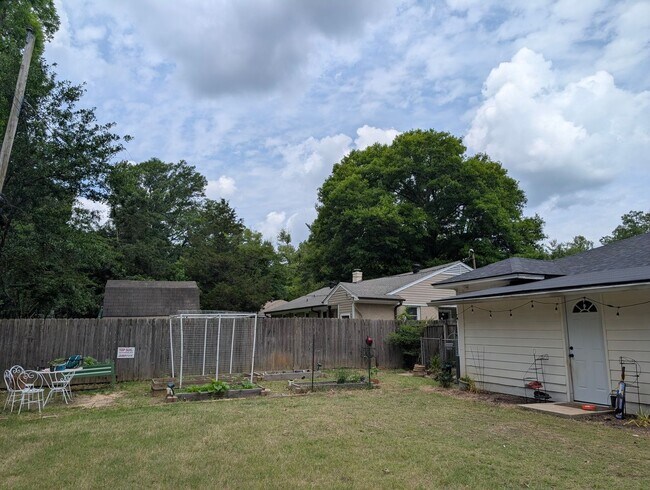 Building Photo - Richland Elementary District - 4 Bedroom Home