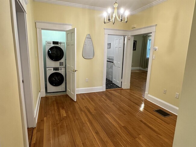 Building Photo - 273 Mason Terrace