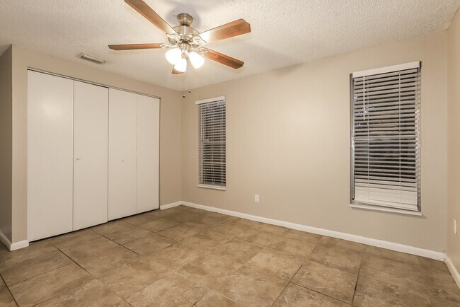 Building Photo - 3511 Breezewood Dr