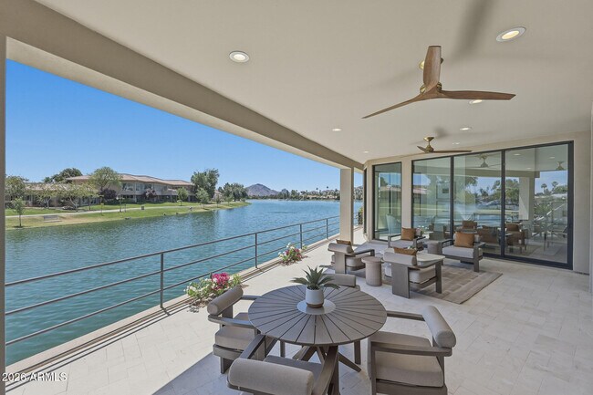 Building Photo - 8429 E Del Camino Dr