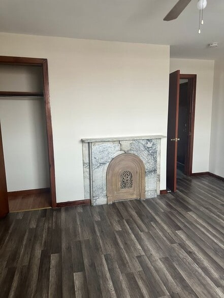 Building Photo - 1075-1077 East Jersey Street, 2left