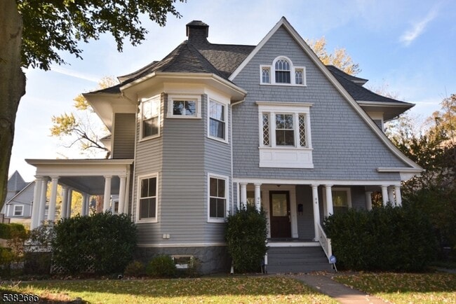 Primary Photo - 94 Midland Ave