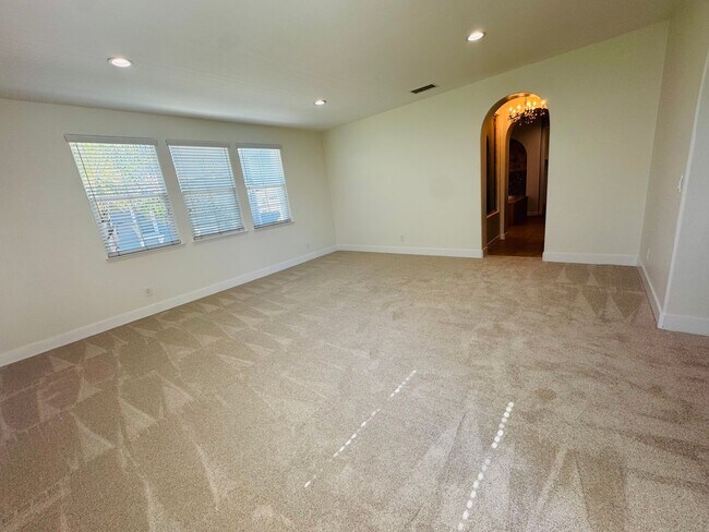 Building Photo - 3273 Canopy Dr