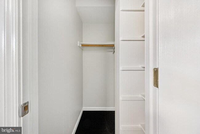 Building Photo - 14910 Cherrywood Dr