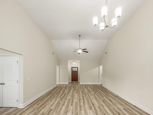Building Photo - 1002 Oglethorpe Ln