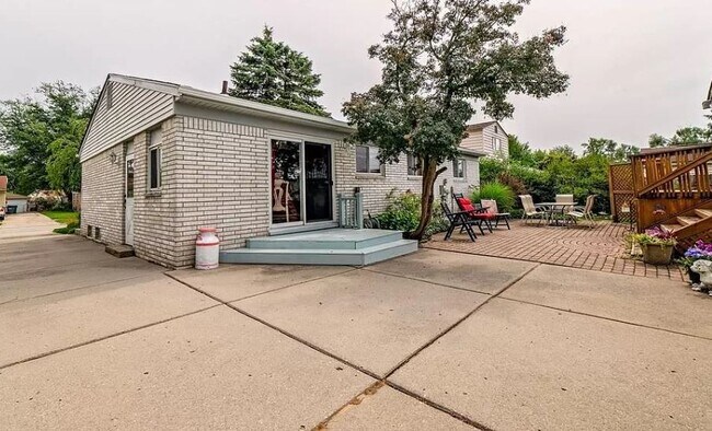 Building Photo - 9768 Jackson St