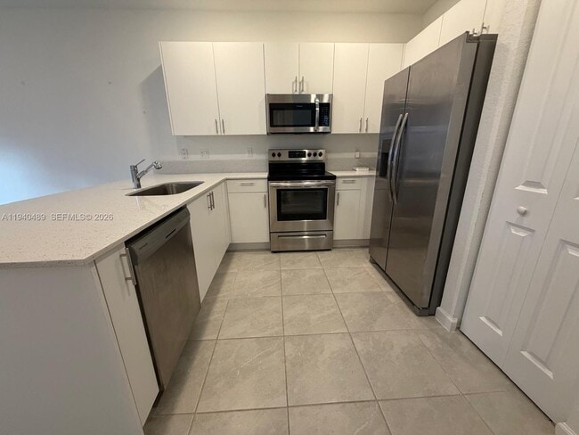 Building Photo - 286 SW 159th Dr