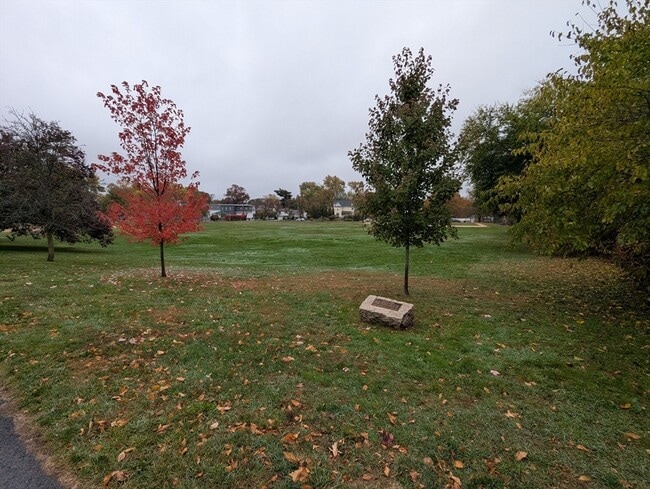 Building Photo - 378 Fellsway W