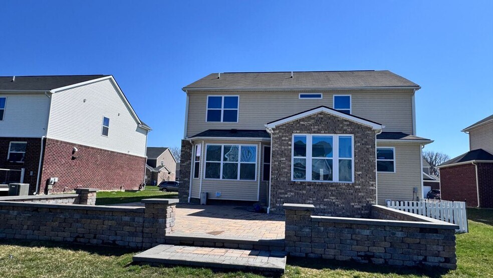 Building Photo - 912 Petersburg Dr