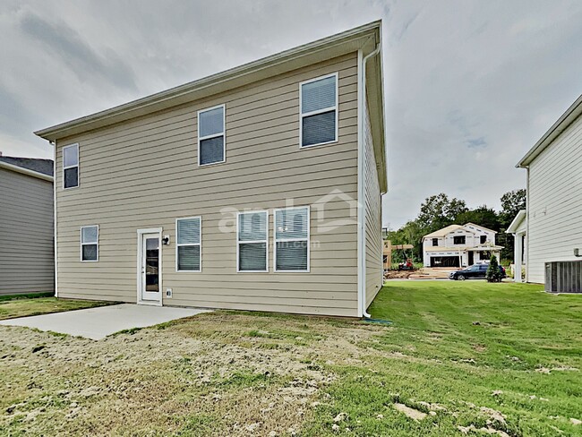 Building Photo - 445 Charity Ln